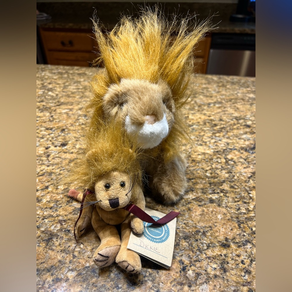 Brown Plush Lion Toy bundle